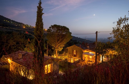 Cortona Cottage | La Fonte, our quaint little west facing cottage for two people.