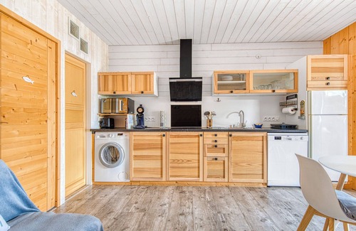 Andernos-les-Bains Apartment | La Gascogne – Relaxing Getaway with Jacuzzi in Andernos-les-Bains