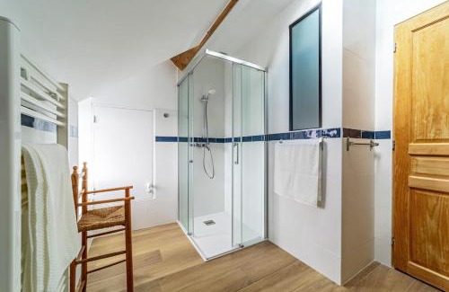 Bazainville House | La Girouette