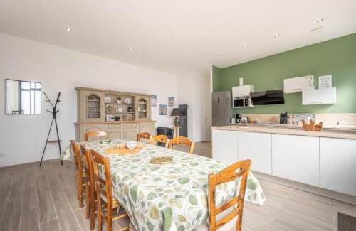 Sacy-le-Petit House | La grange