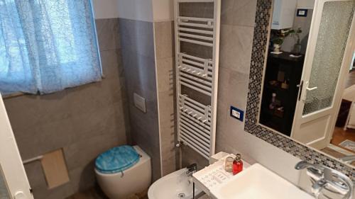 Pugliola Villa | La Graziosa casa indipendente accessoriata 3 camere letto parcheggio self check-in zona Lerici Guercio