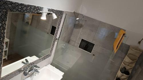 Pugliola Villa | La Graziosa casa indipendente accessoriata 3 camere letto parcheggio self check-in zona Lerici Guercio