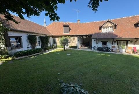 Chaumont-sur-Tharonne House | la grotte de l'ours