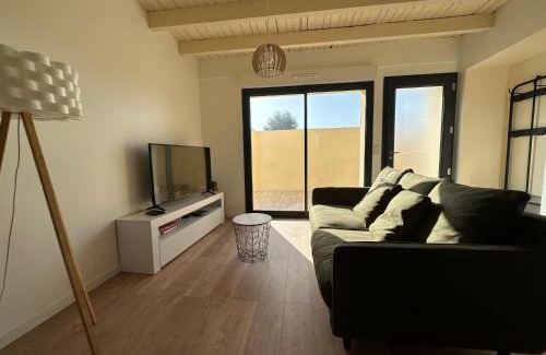 Montauban Apartment | La Halte Occitane - Classé 3 étoiles - Pour 6 personnes, 3 chambres, parking, terrasse, tout inclus
