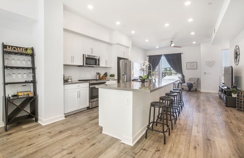 Central San Pedro House | LA Harbor View + Free Tesla Charger + Rooftop Deck