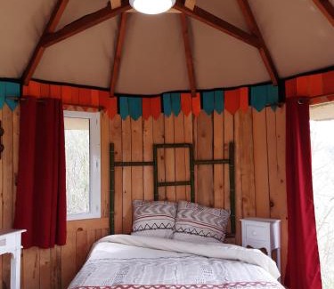 Villelaure Other | LA HUTTE MASSAÏ