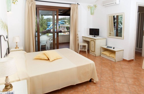 Baja Sardinia Hotel | La Jacia Hotel & Resort