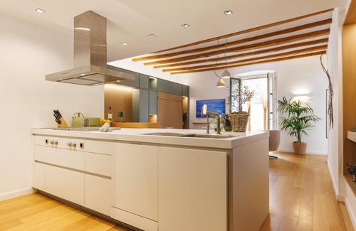 el Mercadal Apartment | La Joia del Barri Vell - Holiday Apartment in Girona | Bravissimo