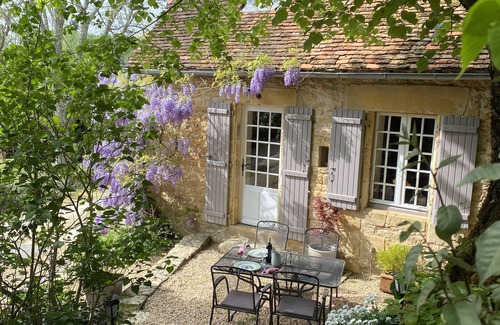 Saint-Germain-des-Pres House | La Jolie cottage, a lovely retreat for a couple with heated pool