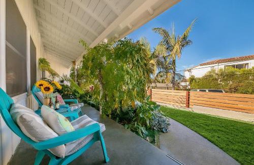 Beach Barber Tract House | La Jolla Cottage