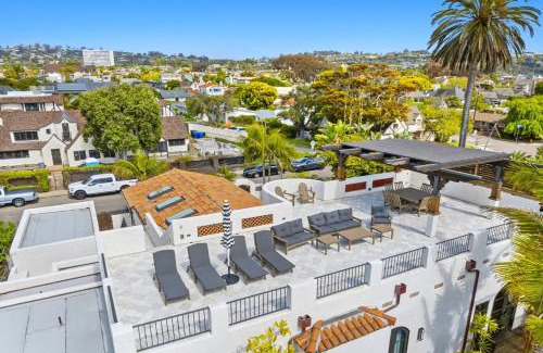 Beach Barber Tract House | La Jolla Gem Spa Oceanview Rooftop Deck