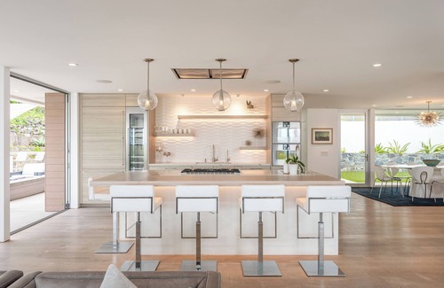 Country Club House | La Jolla Hillside Retreat with Ocean Views, Chef's Kitchen & Hot Tub