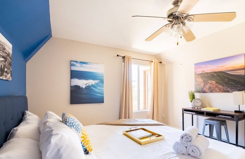 University City Apartment | La Jolla UTC King Bed Suite w/Pool, Sauna, Parking