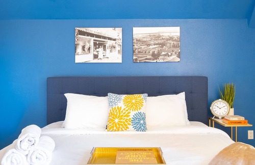 University City Apartment | La Jolla UTC King Bed Suite w/Pool, Sauna, Parking