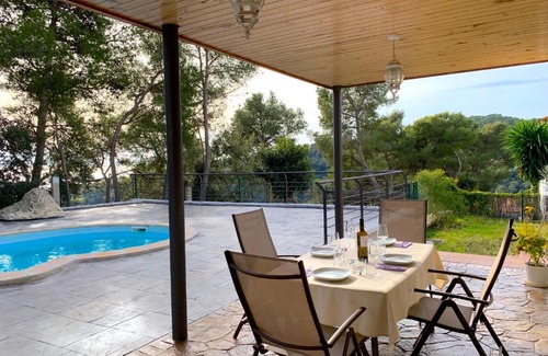 Santa Susanna House | La Libélula blanca