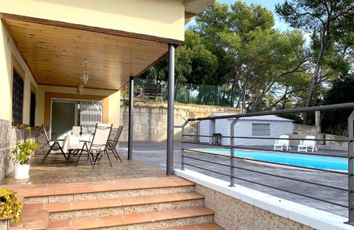 Santa Susanna House | La Libélula blanca