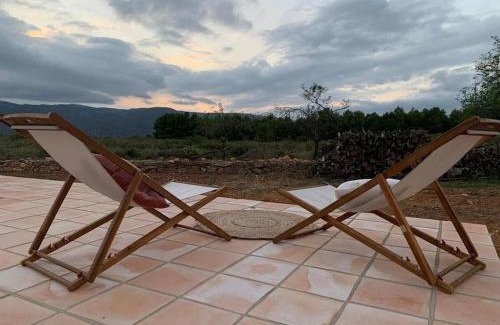 Les Coves de Vinroma Ski Chalet | La Llobatera Casa Rural