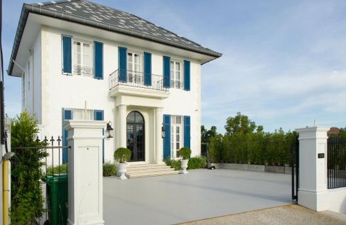 Hua Hin Villa | La Luciole Bleue