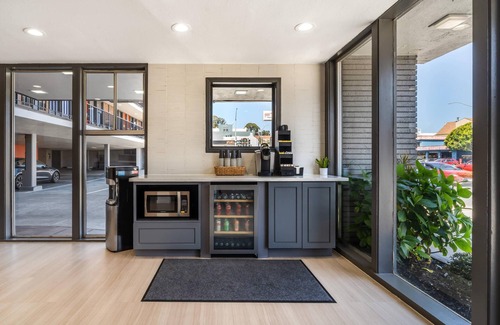 Cow Hollow Hotel | La Luna Inn, an Ascend Collection Hotel