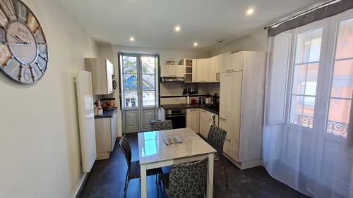 Luz-Saint-Sauveur Apartment | La Luziole 3 étoiles, en vacances ou cure, été ou hiver, comme chez vous