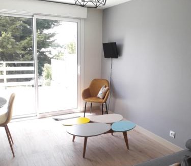 Mauleon House | La Mésange