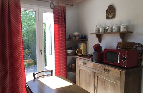 Sauqueville Ski Chalet | La Métrie, on one level, enclosed garden