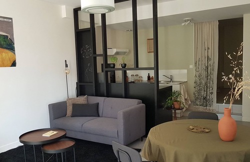 Villefranche-de-Rouergue Apartment | La Maison, Appartement T3 + Parc Ombragé