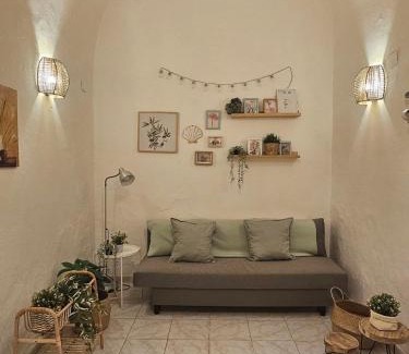 Rione Duomo Apartment | La Maison Bouganville