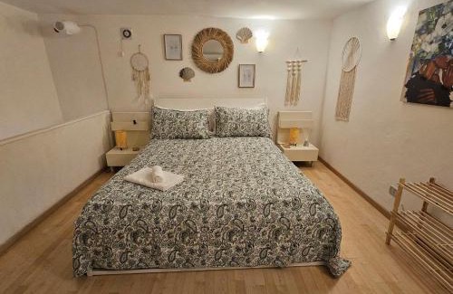 Rione Duomo Apartment | La Maison Bouganville