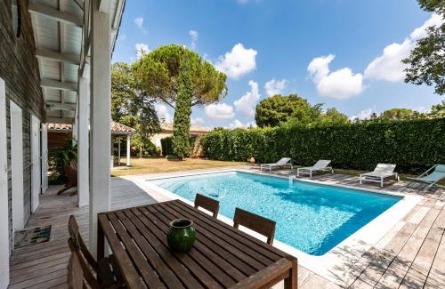 Saint-Aubin-de-Branne Apartment | La Maison Des Voyages