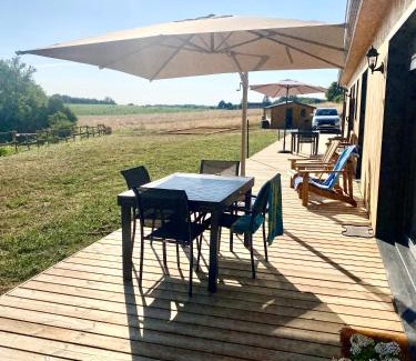Saint-Avit-Senieur House | La maison dans la prairie fleurie, gîte coquelicot