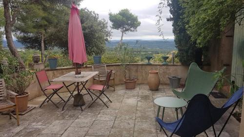 Vaugines Bed & Breakfast | La Maison de Charlie