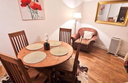 Val d'Issoire House | La Maison de Pierre Charmante