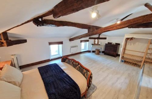 Val d'Issoire House | La Maison de Pierre Charmante