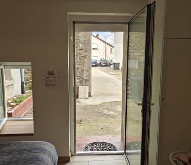 Chasse-sur-Rhone House | La maison de l'impasse