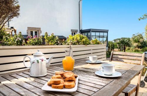 Ploudalmezeau House | La Maison du Gardien