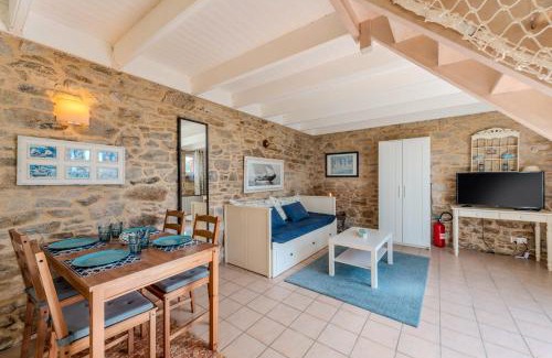 Ploudalmezeau House | La Maison du Gardien