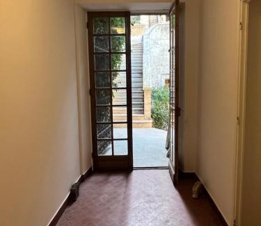 Avignon City Centre Apartment | La Maison du Pape