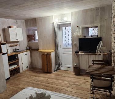 Cavillargues Apartment | La maison mikiko