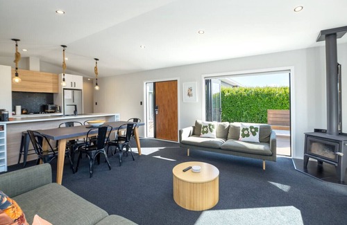 Martinborough House | La Maison Noir, Martinborough