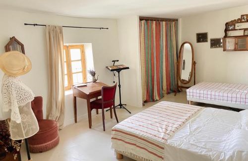 Salles-sous-Bois House | La Maison près de la Fontaine