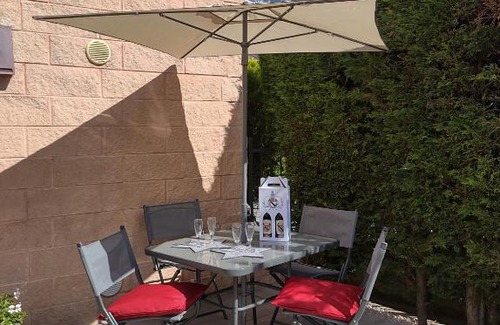 Aosta House | La Maison Rose CIR 0244