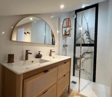 Noyal-Muzillac House | La maison rose du centre-ville !