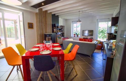 Greville-Hague House | La Maison Vagabonde, Maison 3 chambres, 6 personnes & jardin, Intendance Luxury Host