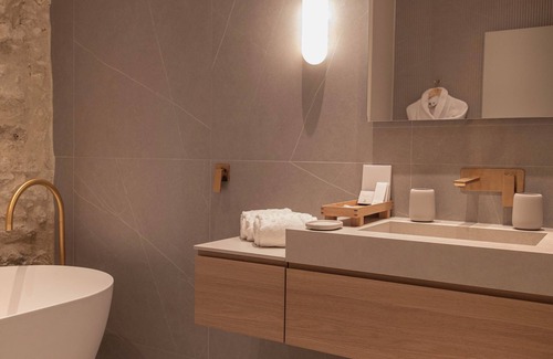 Grammont Hotel | La Maison Verchant