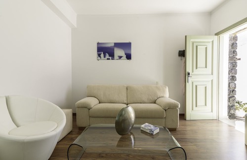 Kamari Hotel | La Mer Deluxe Hotel & Spa - Adults only