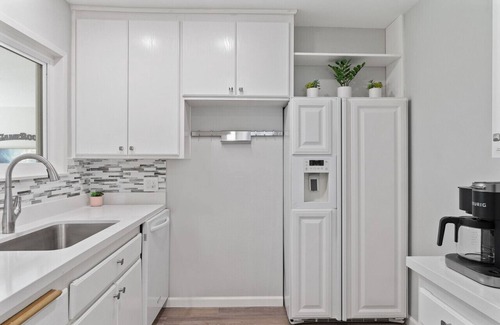 San Carlos Apartment | La Mesa 5BR | Pickleball Court + Hot Tub