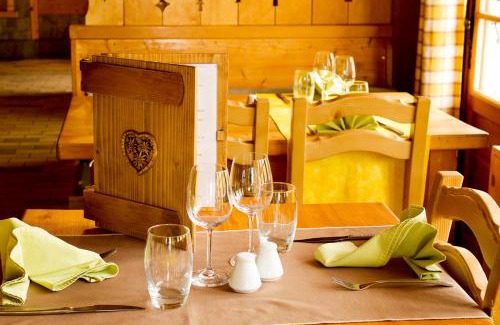 Notre-Dame-de-Bellecombe Hotel | La Mollinière