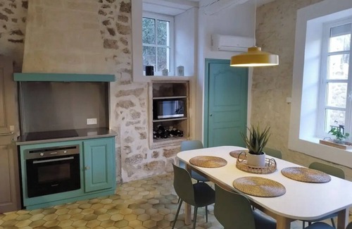 Grignan House | La Montée du Château