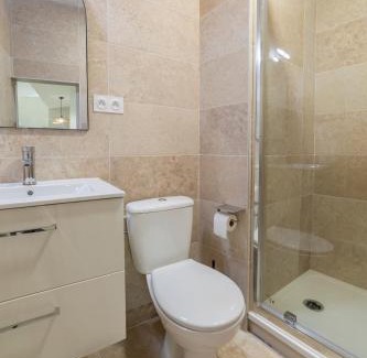 Faubourg Apartment | La Nîmoise Cocon Moderne Climatisé proche du Centre Maisoncarréeconciergerie